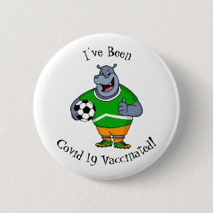 Funny Hippo Fußballspieler Cartoon Illustration Button