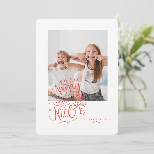 Funny Holiday Card Script Letting Naughty Nice Einladung (Stehend Vorderseite)