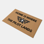 Funny Home Is Where The Pilot Lands Plane Welcome  Fußmatte (Schrägansicht)