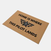 Funny Home Where This Pilot Lands Plane Welcome  Fußmatte (Schrägansicht)