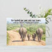 Funny Housewärming Open House Elephants bewegt Einladung (Stehend Vorderseite)