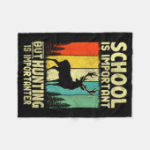 Funny Hunting Tee For Boys Men Deer Hunting Hunter Fleecedecke (Vorderseite (Horizontal))