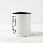 Funny I Don't Snore I Dream Ich bin ein Motorrad Zweifarbige Tasse (Mittel)