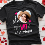 Funny I Liebe Meine Freundin Pink Custom Foto T-Shirt<br><div class="desc">Sie suchen eine einzigartige und lustige Möglichkeit, Ihrem Freund zu zeigen, wie sehr Ihnen dieser Valentinstag wichtig ist? Sehen Sie nur unseren "I Liebe My psycHOTic Girlfriend" T - Shirt! Dieses stilvolle und trendige Tee besticht durch einen niedlichen Herzrahmen und spielerisch rosa Herzen. So präsentiert sich die Liebe perfekt. Eine...</div>