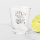Funny I Liebe Wasser gefroren in Whiskey Schnapsglas (Rückseite)