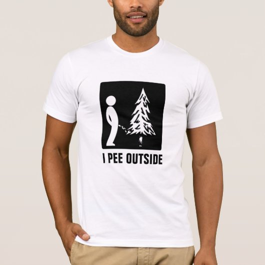 Funny I Piss Outdoor Toilette Camping Funny T-Shirt (Vorderseite)