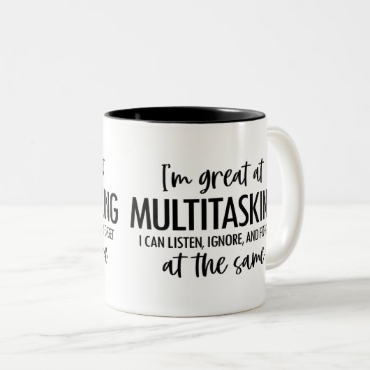 FUNNY - ICH BIN GROSSARTIG IM MULTITASKING ZWEIFARBIGE TASSE (VorderseiteRechts)