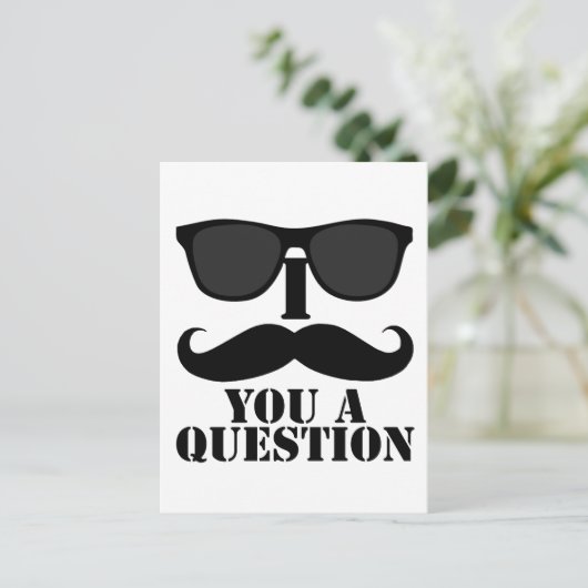 Funny ich Mustache Ihnen eine Frage schwarze Sonne Postkarte (Stehend Vorderseite)
