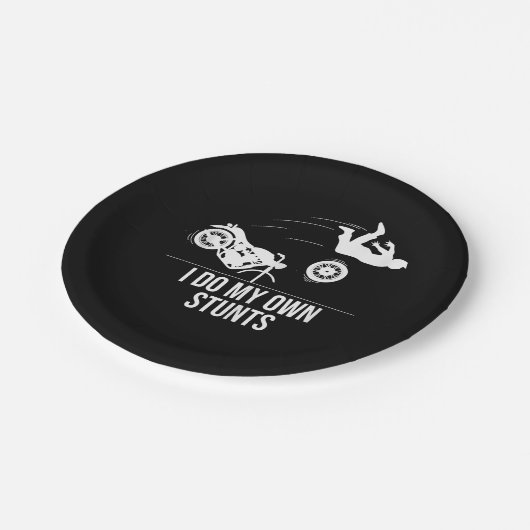 Funny ich tue meine eigenen Stunts Coole Motorrad Pappteller (Schrägansicht)