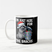 Funny I'm Just Here For The Snacks Raccoon Christm Kaffeetasse (Links)