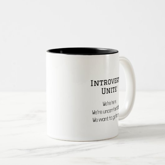 Funny Introverts vereinigt humorvolles Zitat Zweifarbige Tasse (VorderseiteRechts)