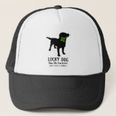 Funny Irish St. Patrick's Day Black Lab Lucky Dog Truckerkappe (Vorderseite)
