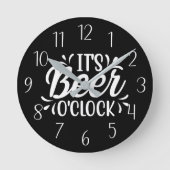 Funny It's Beer O'Clock Runde Wanduhr (Vorderseite)