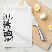 Funny Joy Der Wein wird gegossen Geschirrtuch (Viertel Falte)