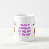 Funny junge Mutter Schluckkaffee Kaffeetasse (Mittel)