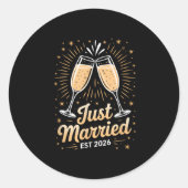 Funny Just Married Newlywed Honeymoon Couple 2026  Runder Aufkleber (Vorderseite)