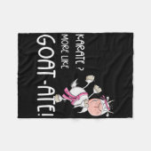 Funny Karate Goat I Karate Pun Martial Arts Fleecedecke (Vorderseite (Horizontal))