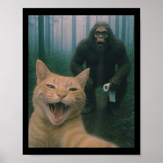 Funny Katze überrascht glücklich Selfie mit Bigfoo Poster (Vorne)