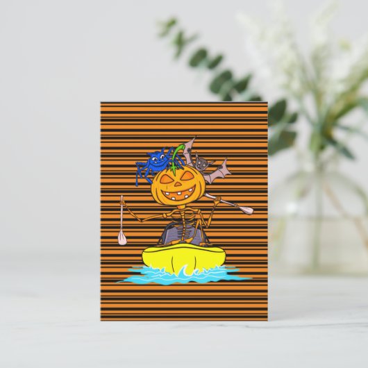 Funny Kayaker Skeleton Kayaking Pumpkin Halloween Postkarte (Stehend Vorderseite)