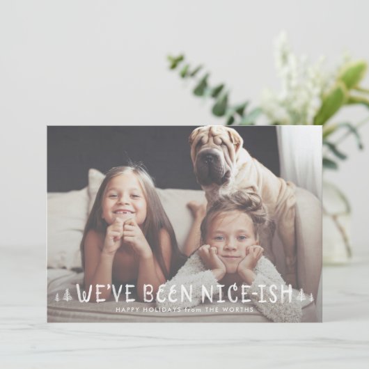 Funny Kids Christmas Card Naughty oder Nice-ish Einladung (Stehend Vorderseite)