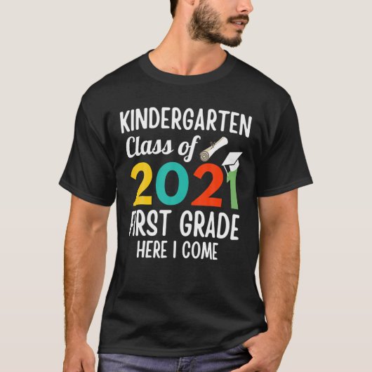 Funny Kindergarten Klasse 2021 erste Klasse hier T-Shirt (Vorderseite)