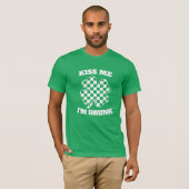 Funny Kiss Me I'm Drunk St. Patrick's Day Shamrock T-Shirt (Vorne ganz)