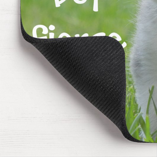 Funny Kitten Caption Tiny aber Fierce Mousepad (Ecke)