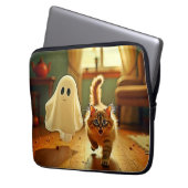 Funny Kitten Spooky Friend Design Laptopschutzhülle (Vorderseite Links)