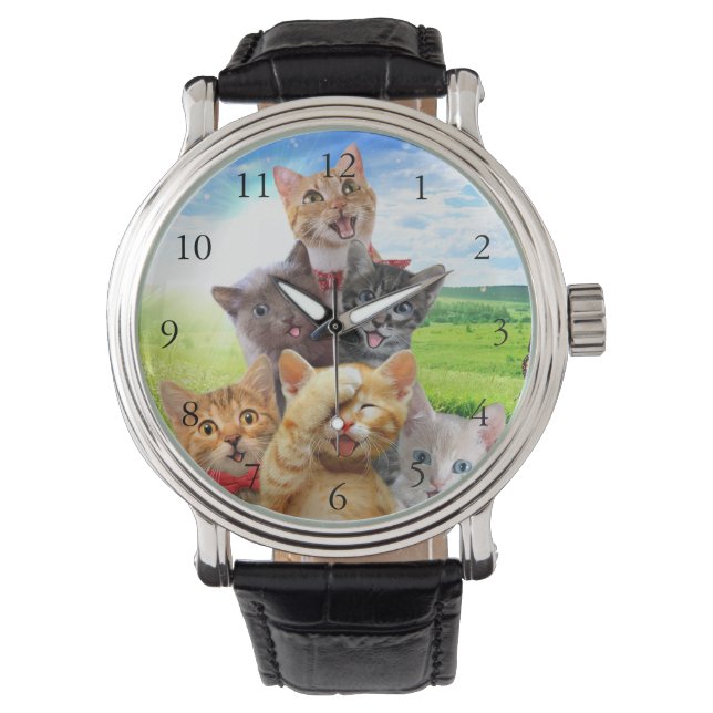 Funny Kittens auf grünem Feld. Armbanduhr (Vorderseite)