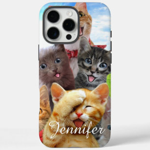Funny Kittens auf grünem Feld. iPhone 16 Pro Max Hülle
