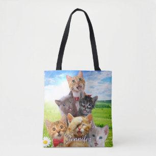 Funny Kittens auf grünem Feld. Tasche