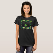 Funny Kleeblatt and Roll Skeleton Hands St Patrick T-Shirt (Vorne ganz)