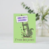 Funny Krocodil-Alarm mit Schild Cartoon Postkarte (Stehend Vorderseite)