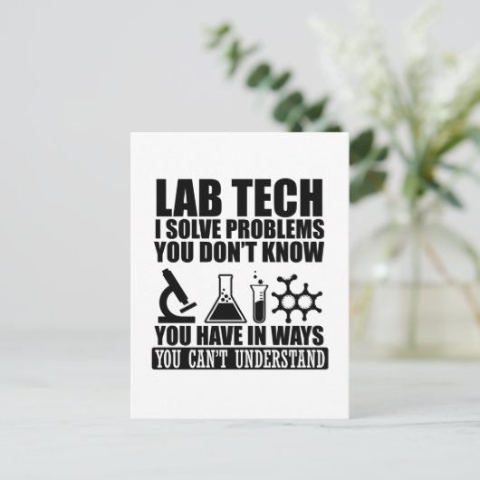 Funny Labrador tech zitiert Labortechniker Spaß Postkarte (Stehend Vorderseite)