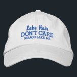 Funny Lake Hair Keine Sorge für den Namen des eige Bestickte Baseballkappe<br><div class="desc">Der lustige Baseballhut,  der "Lake Hair Don't Care" lautet. Fügen Sie den Namen Ihres Lieblings-Sees oder Seestadt hinzu (oder löschen). Ändern Sie einfach den Text und die Farbe. Ideal für sonnige Tage in der Hütte oder auf dem Wasser.</div>