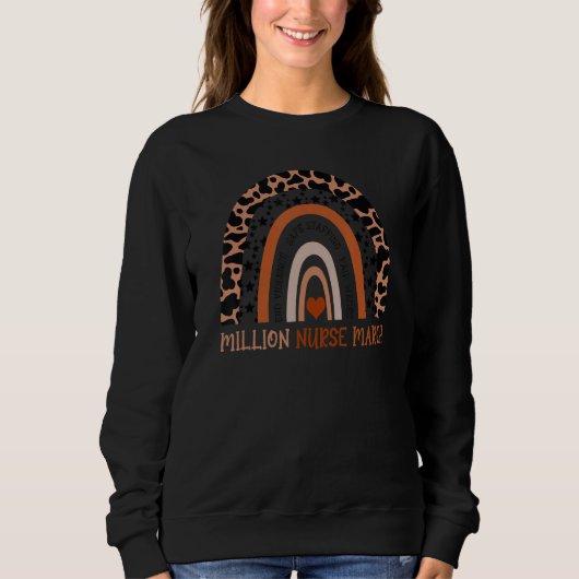 Funny Leopard Rainbow Million Nurse März 2022 Lov Sweatshirt (Vorderseite)