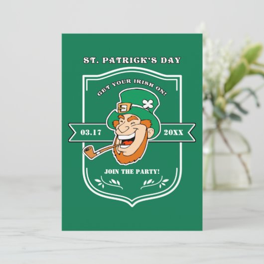 Funny Leprechaun Abzeichen St. Patrick's Day Party Einladung (Stehend Vorderseite)