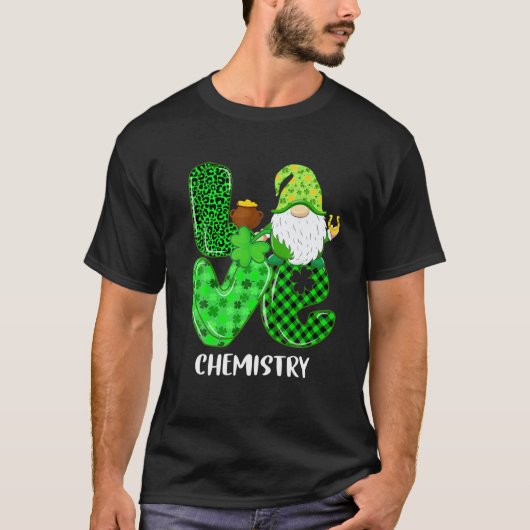Funny LIEBE Chemie Gnome St Patricks Day Men Wom T-Shirt (Vorderseite)