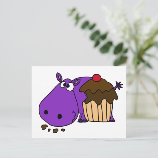 Funny Lila Hippo Eating Cupcake Postkarte (Stehend Vorderseite)