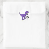 Funny Lila T-rex Dinosaur Fußball spielen Runder Aufkleber (Tasche)