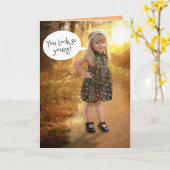 Funny Little Girl - Du siehst so jung aus weit weg Karte (Gelbe Blume)