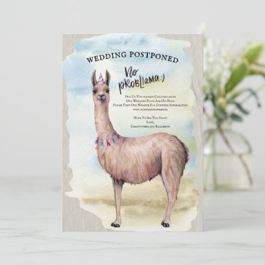 Funny Llama Hochzeit verschoben Datum ändern Einladung (Stehend Vorderseite)