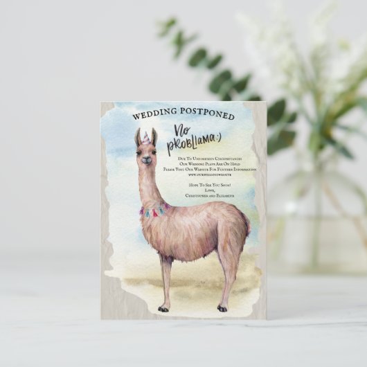 Funny Llama Hochzeit verschoben Datum ändern Postkarte (Stehend Vorderseite)