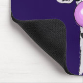 Funny Llama Illustration bläst eine rosa Blase Mousepad (Ecke)