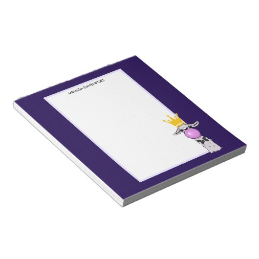 Funny Llama Illustration bläst eine rosa Blase Notizblock (angewinkelt)