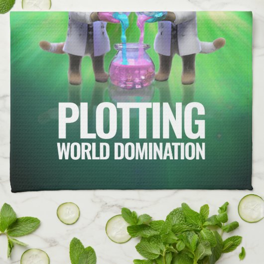 Funny Mad Cat Scientists planen Weltherrschaft Geschirrtuch (Gefaltet)