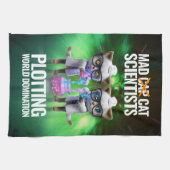 Funny Mad Cat Scientists planen Weltherrschaft Geschirrtuch (Horizontal)