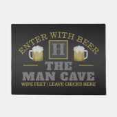Funny MAN CAVE mit Monogram und Bier auf GRAU Fußmatte (Vorderseite)
