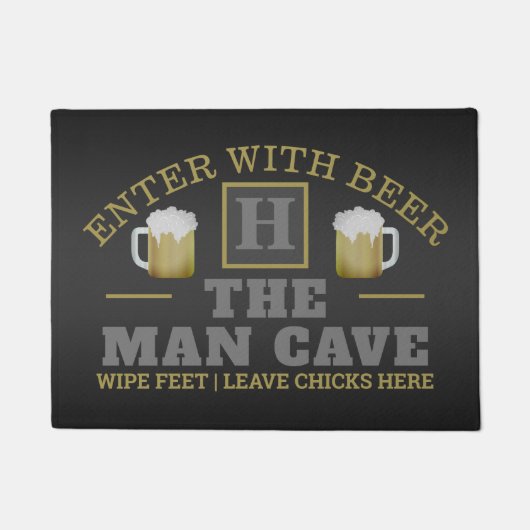 Funny MAN CAVE mit Monogram und Bier auf GRAU Fußmatte (Vorderseite)