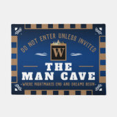 Funny MAN CAVE mit Monogramm | TIEFER BLAUE Willko Fußmatte (Vorderseite)